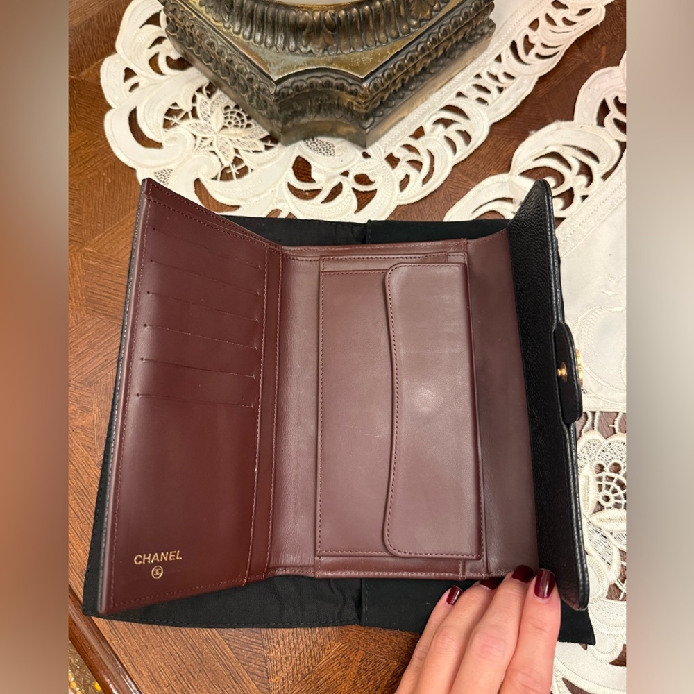 CHANEL Black Quilted Caviar Leather Clutch - Picture 4 of 5